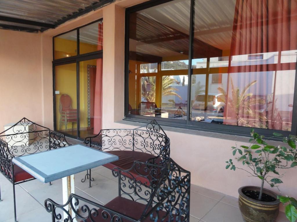 Hotel L'Hacienda Martigues Exterior photo