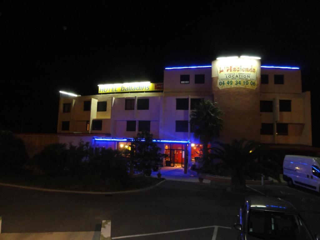 Hotel L'Hacienda Martigues Exterior photo