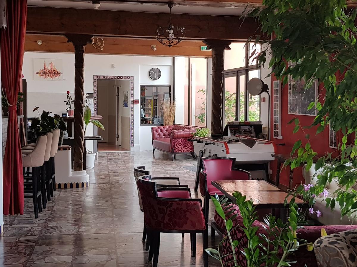Hotel L'Hacienda Martigues Exterior photo